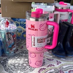Stanley Hello Kitty Pink Tumbler 40 oz